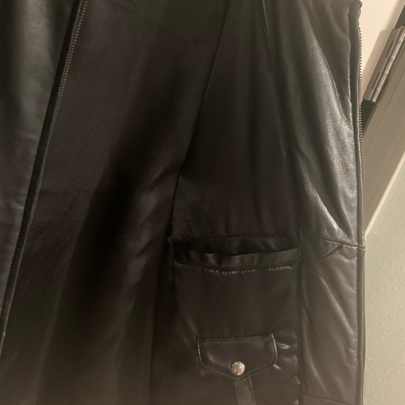 Northern Explorer Black Genuine Leather Jacket - Picture 4 of 4